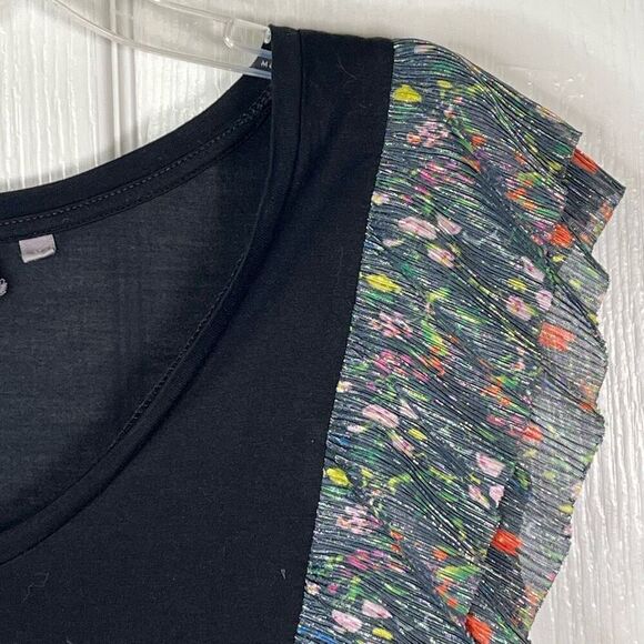 Anthropologie Vanessa Virginia Flutter Sleeve Top Sz XS Black Floral Ruffle - Picture 2 of 15